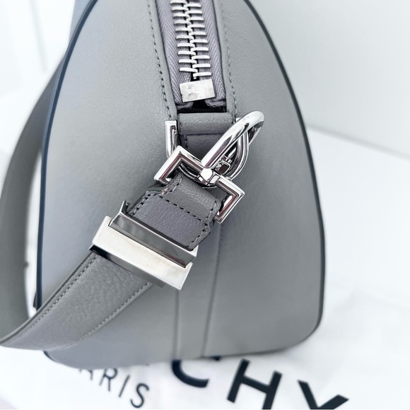 Givenchy medium Antigona in Grey with silver hardware - Picture 7 of 16